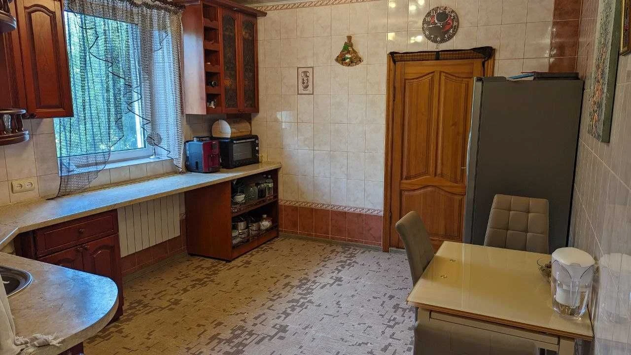 Продається добротний будинок в місті!