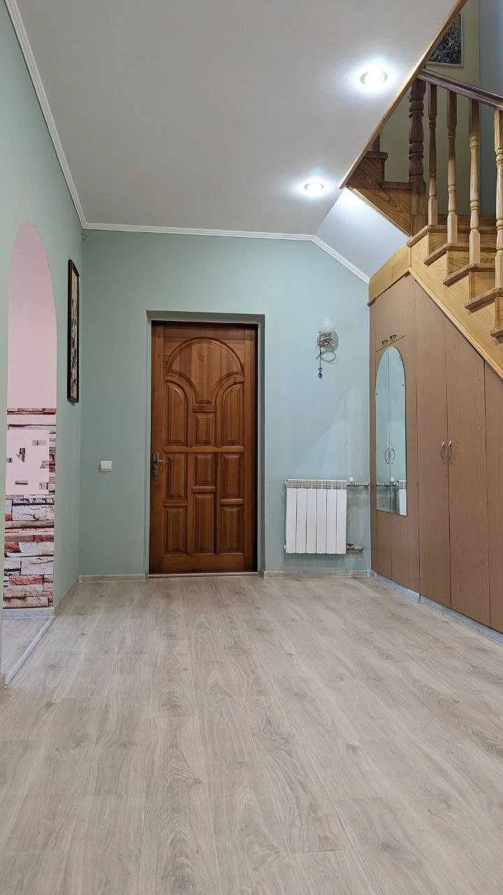 Продається добротний будинок в місті!