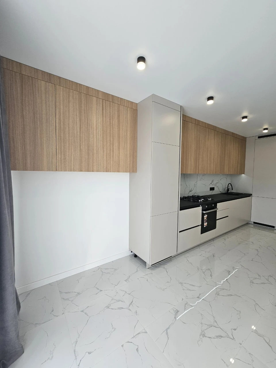 1-кімнатна ЖК,,Drim city " на Щасливому з ремонтом