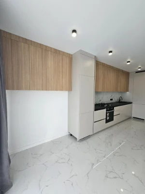 1-кімнатна ЖК,,Drim city " на Щасливому з ремонтом