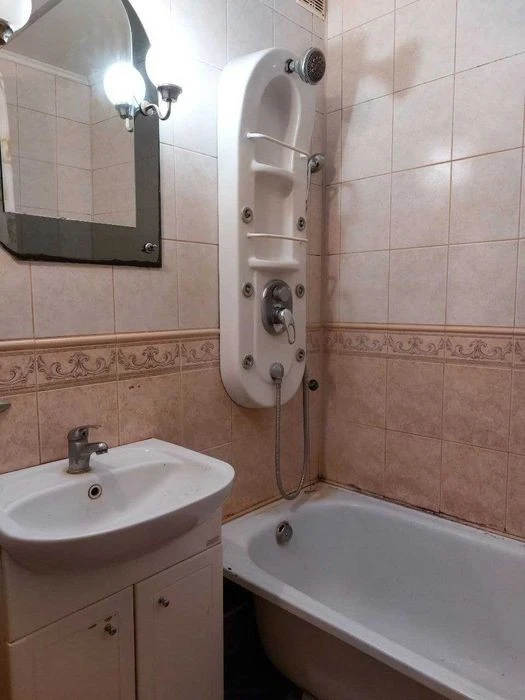 Sale of 3-room apartment 71.6 m2 Kyiv, Myloslavska st., 35 6