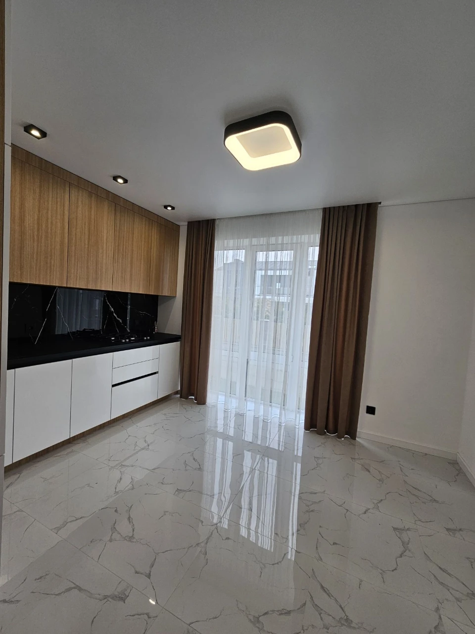 2-кімнатна квартира ЖК,,Drеаm city "2 поверх .З РЕМОНТОМ!