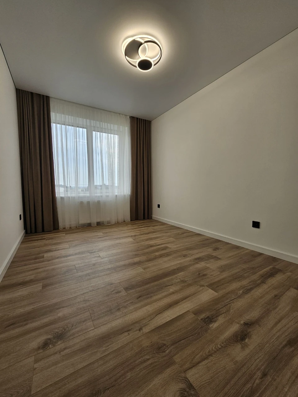 2-кімнатна квартира ЖК,,Drеаm city "2 поверх .З РЕМОНТОМ!
