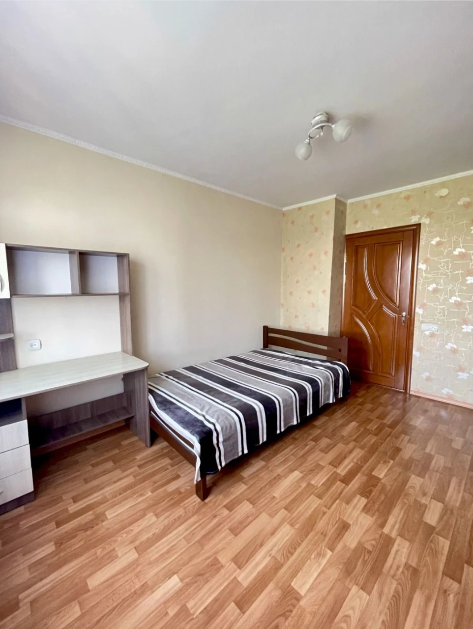 Продаж 3 квартири пр. Центральний ,3я Слобідьска АТБ