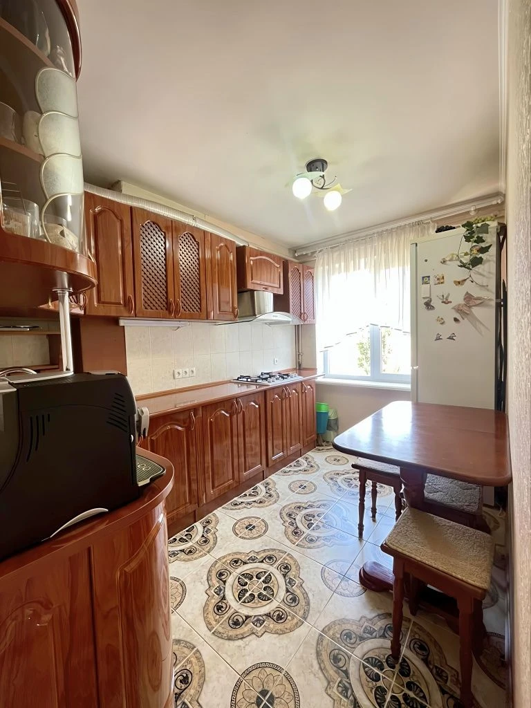 Продаж 2-х кім. кв. Пр.центр. 3-я Слобідська - ремонт, меблі