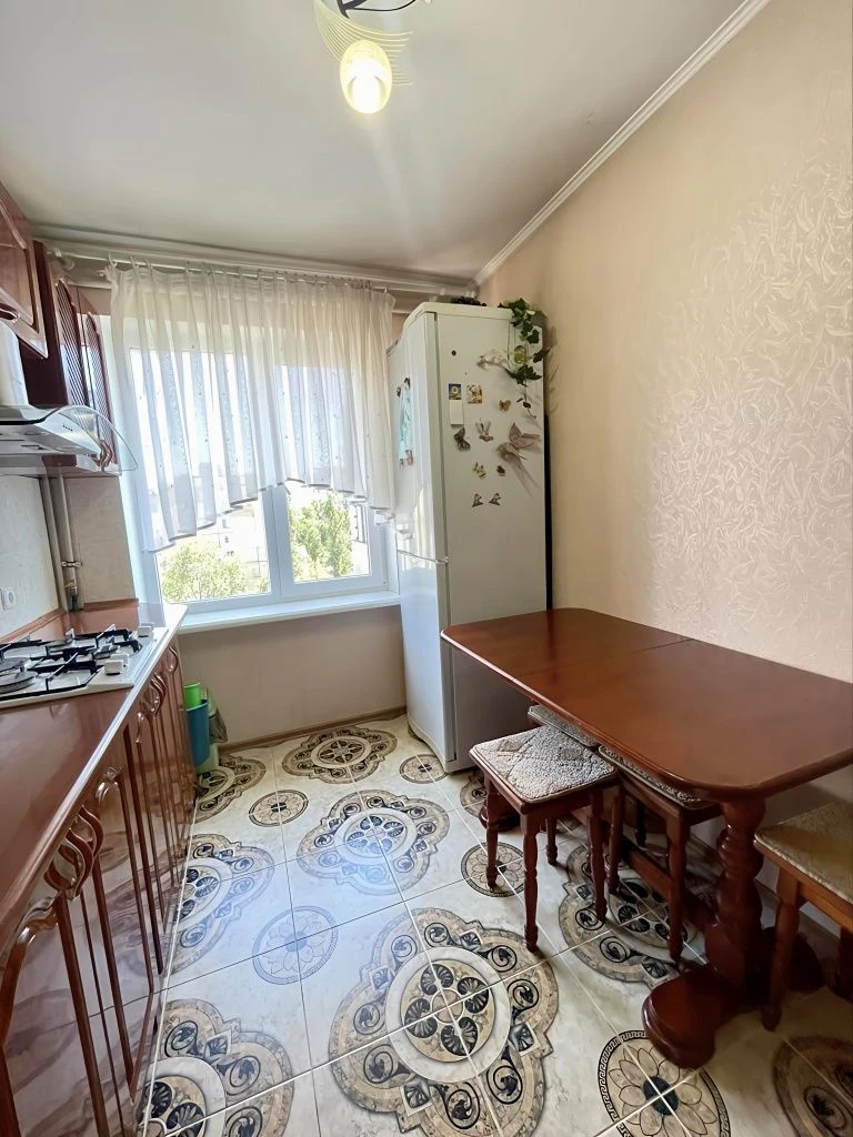 Продаж 2-х кім. кв. Пр.центр. 3-я Слобідська - ремонт, меблі