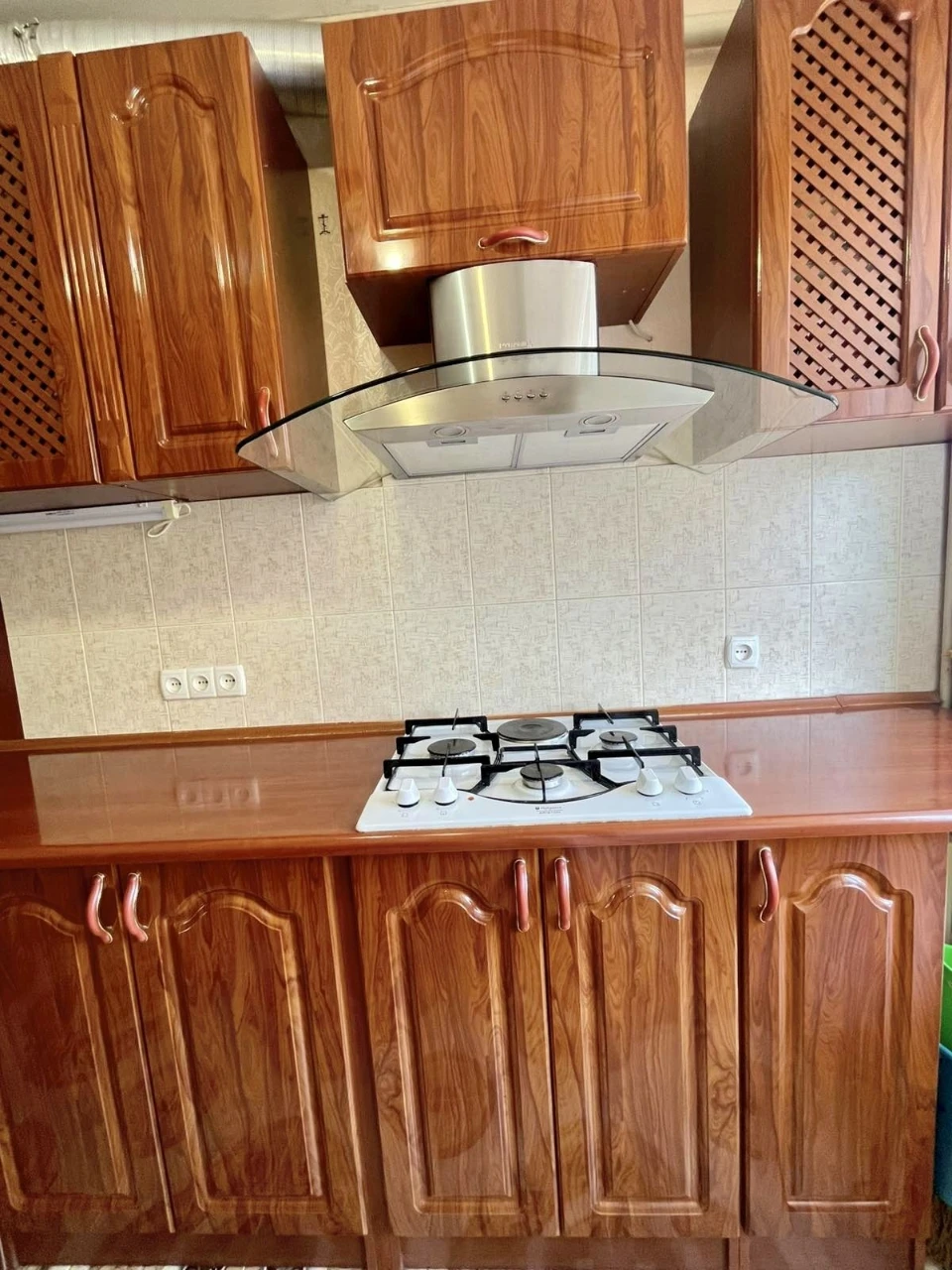 Продаж 2-х кім. кв. Пр.центр. 3-я Слобідська - ремонт, меблі