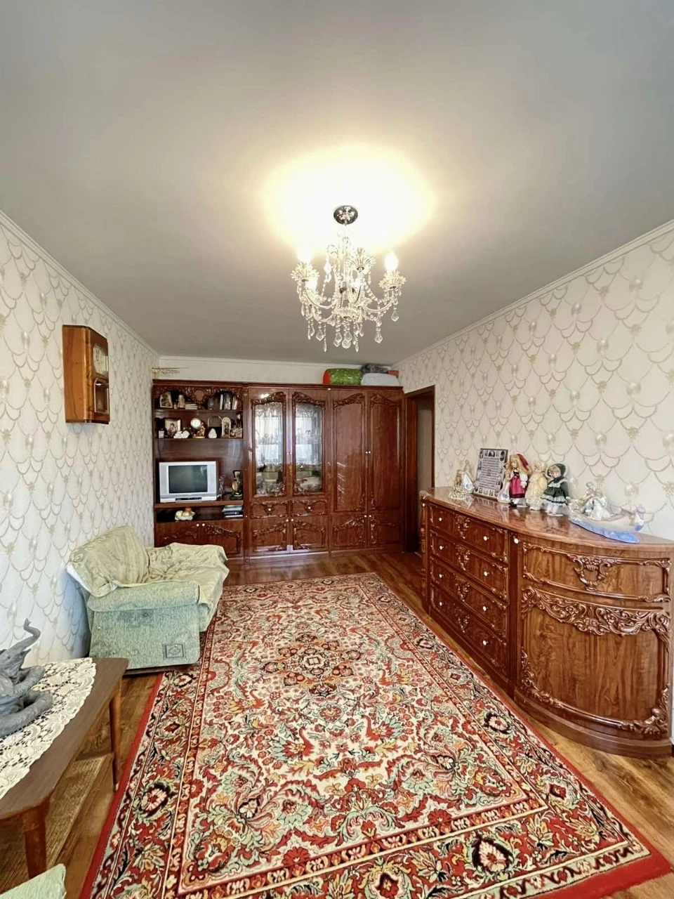 Продаж 2-х кім. кв. Пр.центр. 3-я Слобідська - ремонт, меблі