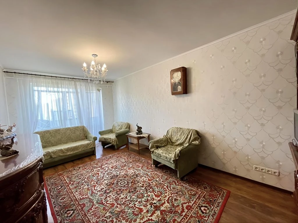 Продаж 2-х кім. кв. Пр.центр. 3-я Слобідська - ремонт, меблі