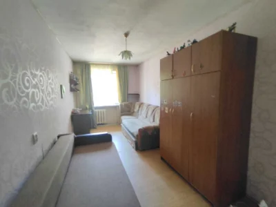 Продається 2 кімнатна квартира в Лісках 2 поверх