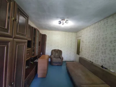 Продається 2 кімнатна квартира в Лісках 2 поверх