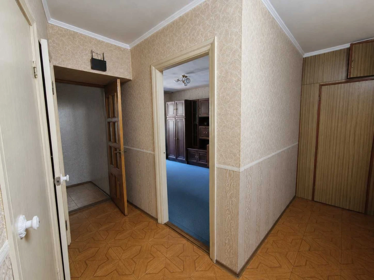 Продається 2 кімнатна квартира в Лісках 2 поверх