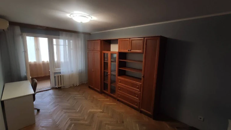 Здаю довгостроково 2 квартиру вул Кіото, 9