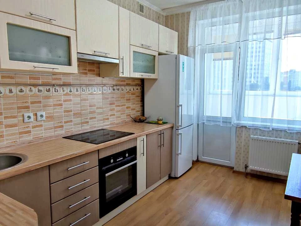 Квартира. Київ, Академіка Глушкова просп.