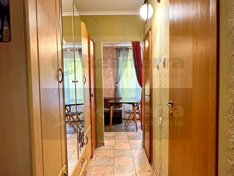 Квартира. Київ, Срібнокільська вул.