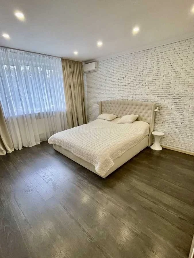 Оренда 2-кімнатної квартири 68 м², Петра Калнишевського вул.