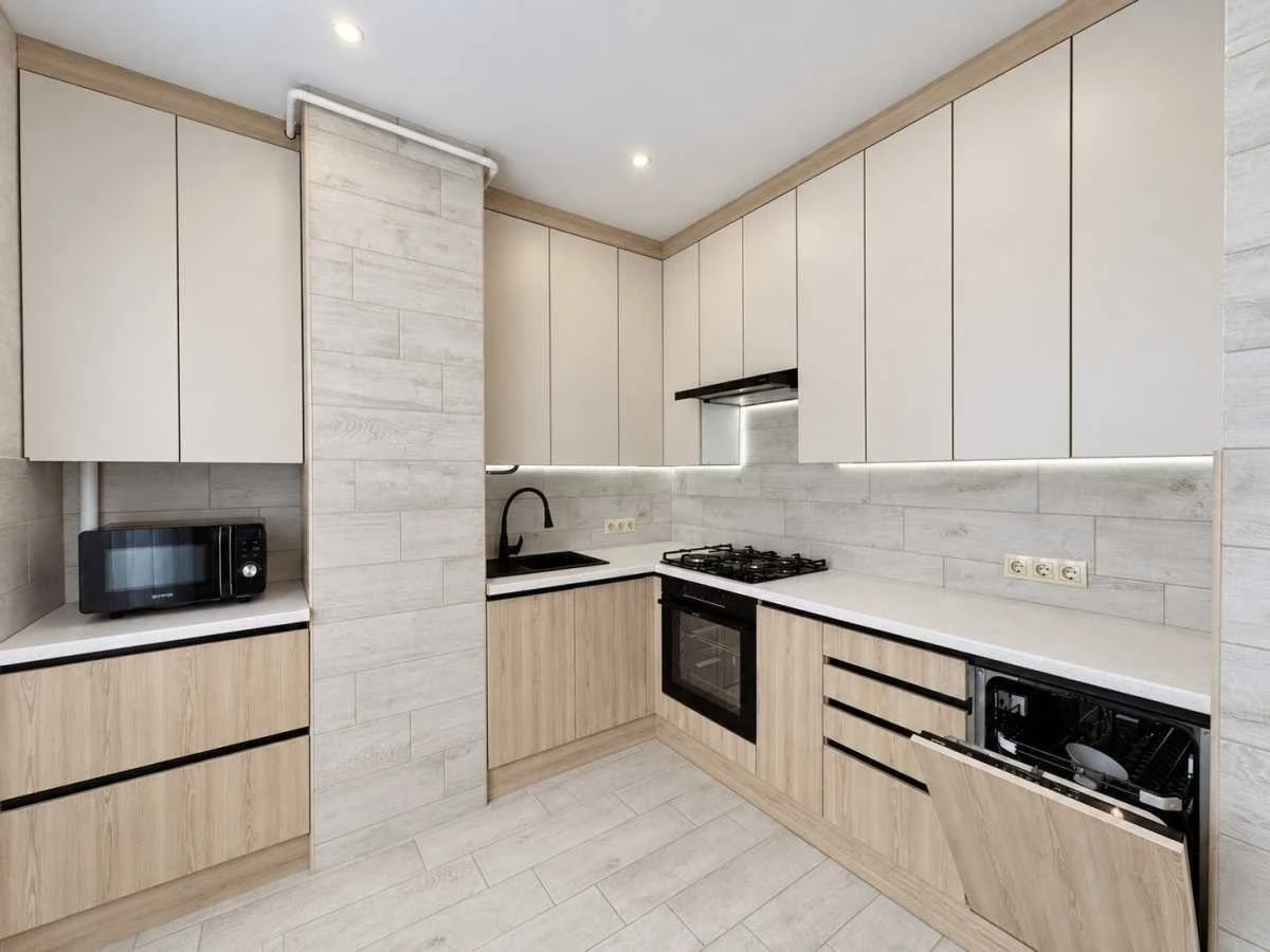 Оренда 2-кімнатної квартири 52 м², Практична вул., 3