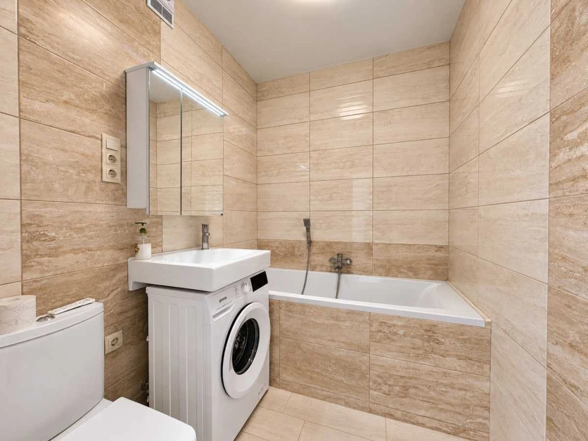 Оренда 2-кімнатної квартири 52 м², Практична вул., 3