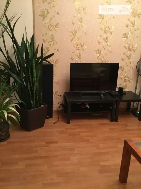 Продаж 2к квартири 84 кв. м на вул. Срібнокільська 14А • ID