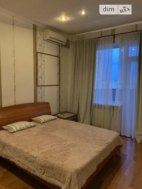 Продаж 2к квартири 84 кв. м на вул. Срібнокільська 14А • ID