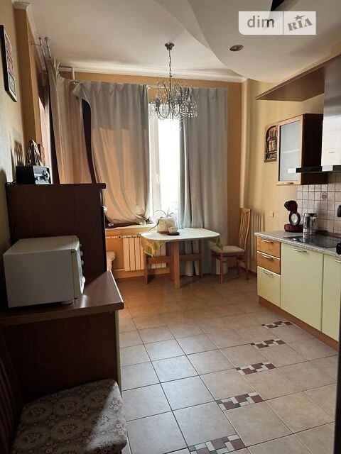 Продаж 2к квартири 84 кв. м на вул. Срібнокільська 14А • ID