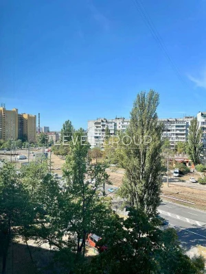 Продаж 2 кімнатної квартири з ремонтом, Оболонь, вул. Левка