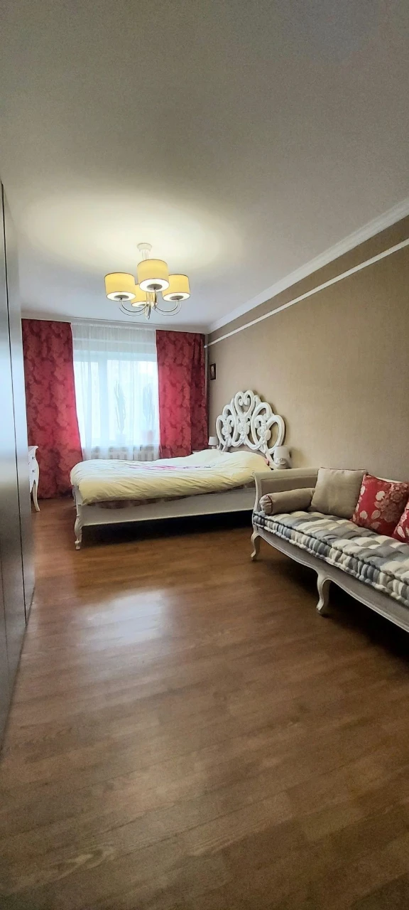 Продаж 3-кім.квартири 85кв біля Рівер Молу,Урлівська 9. Позн