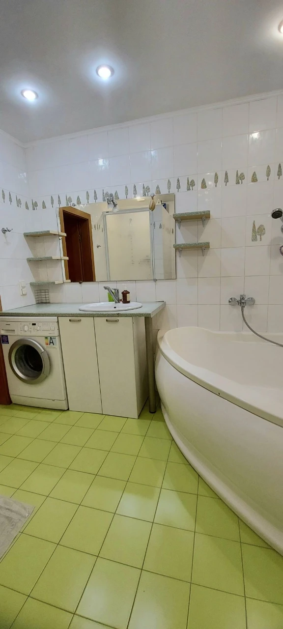 Продаж 3-кім.квартири 85кв біля Рівер Молу,Урлівська 9. Позн