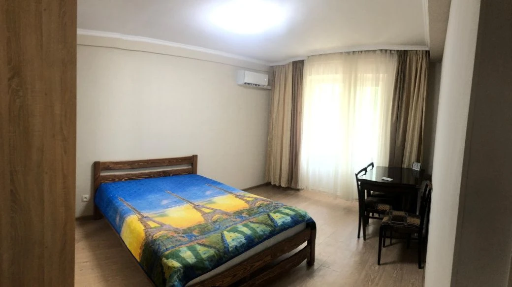 Без комісії! Продаж 1-кімнатна вул.Кондратюка, 4