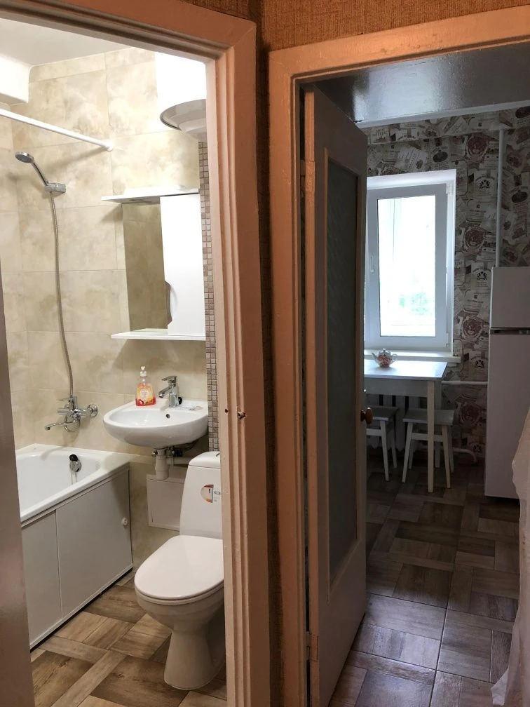 Без комісії! Продаж 1-кімнатна вул.Кондратюка, 4