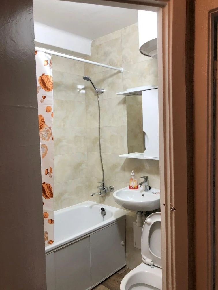 Без комісії! Продаж 1-кімнатна вул.Кондратюка, 4