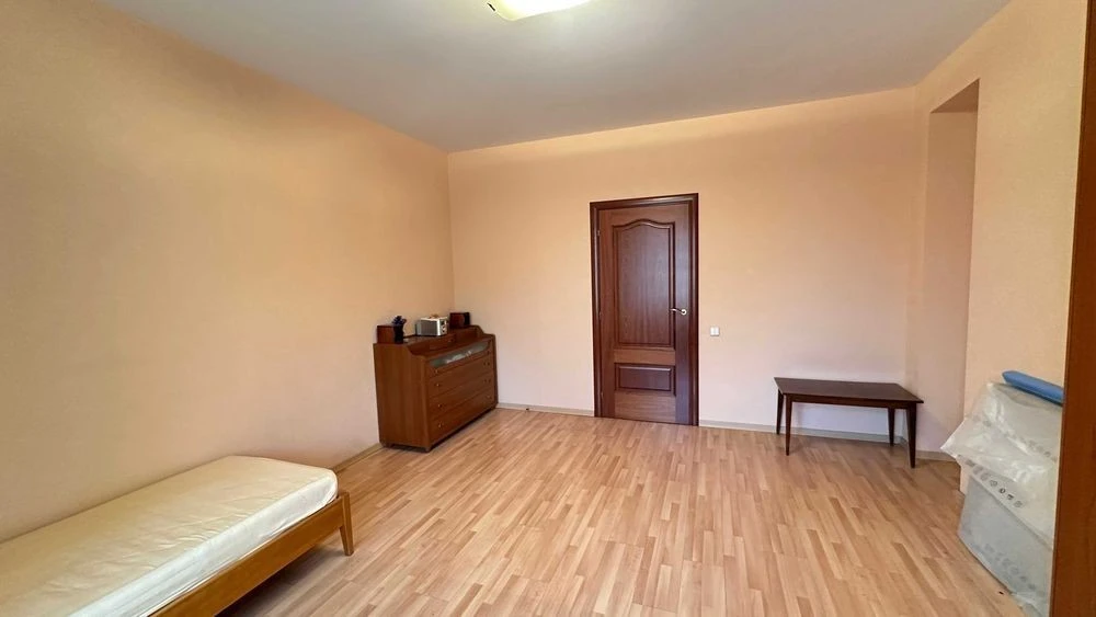 For sale 3-room apartment, Donetska st. 18, Stalinka, Chokoliv district
