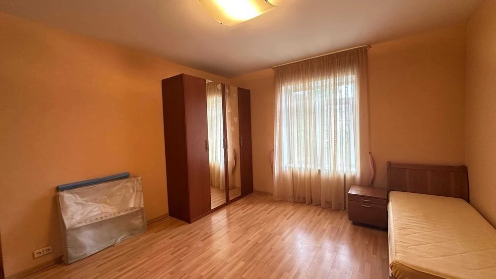 For sale 3-room apartment, Donetska st. 18, Stalinka, Chokoliv district