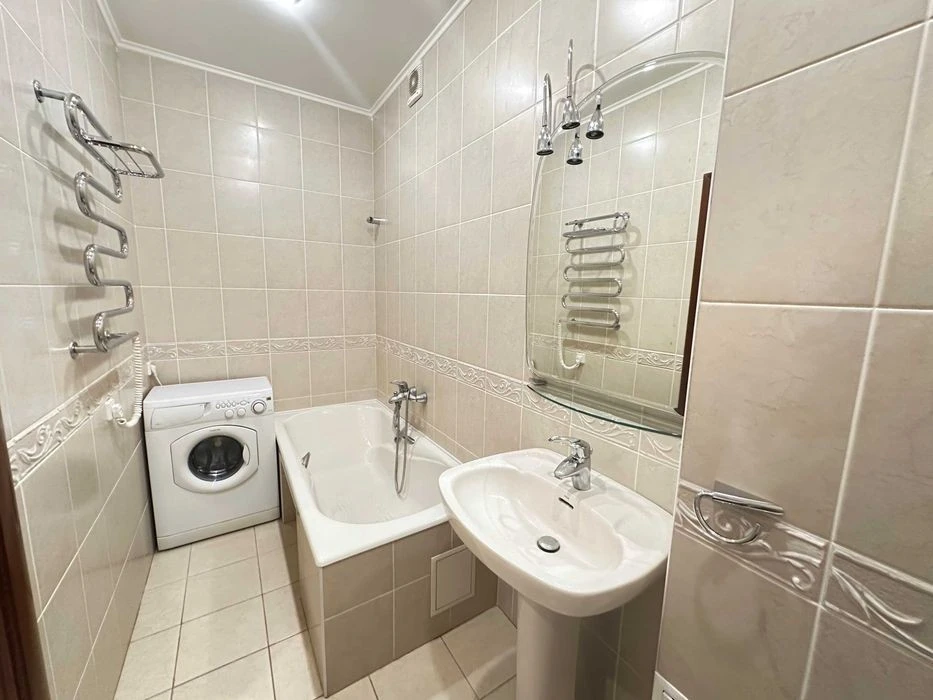For sale 3-room apartment, Donetska st. 18, Stalinka, Chokoliv district