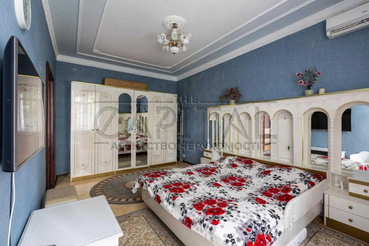 Продаж квартири вульвар Міхновського 7/ метро Звіринецька /