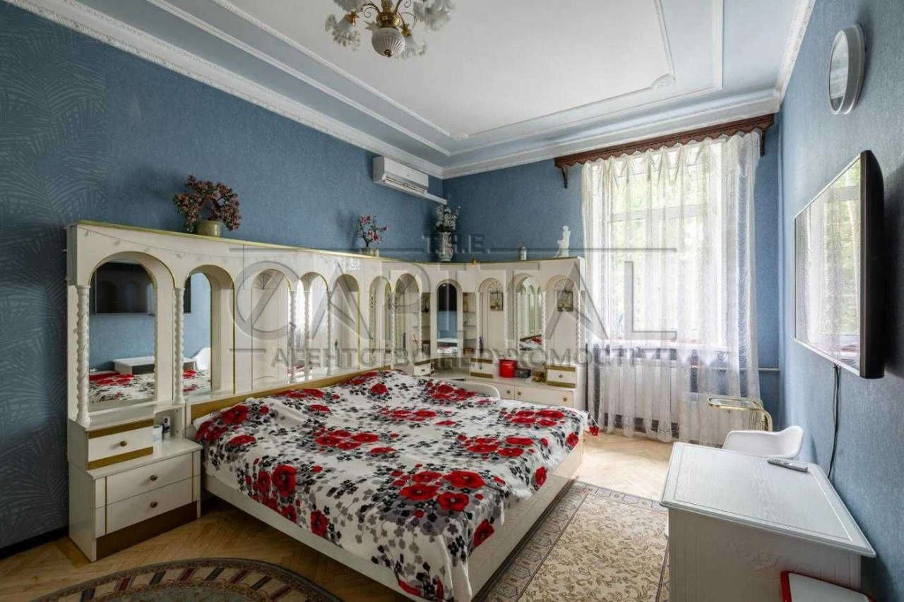 Продаж квартири вульвар Міхновського 7/ метро Звіринецька /