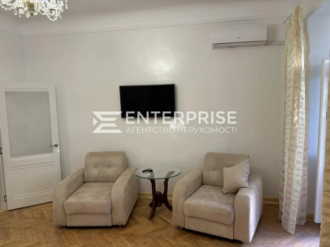 Продаж 1к квартири у царському будинку вул. Володимирська