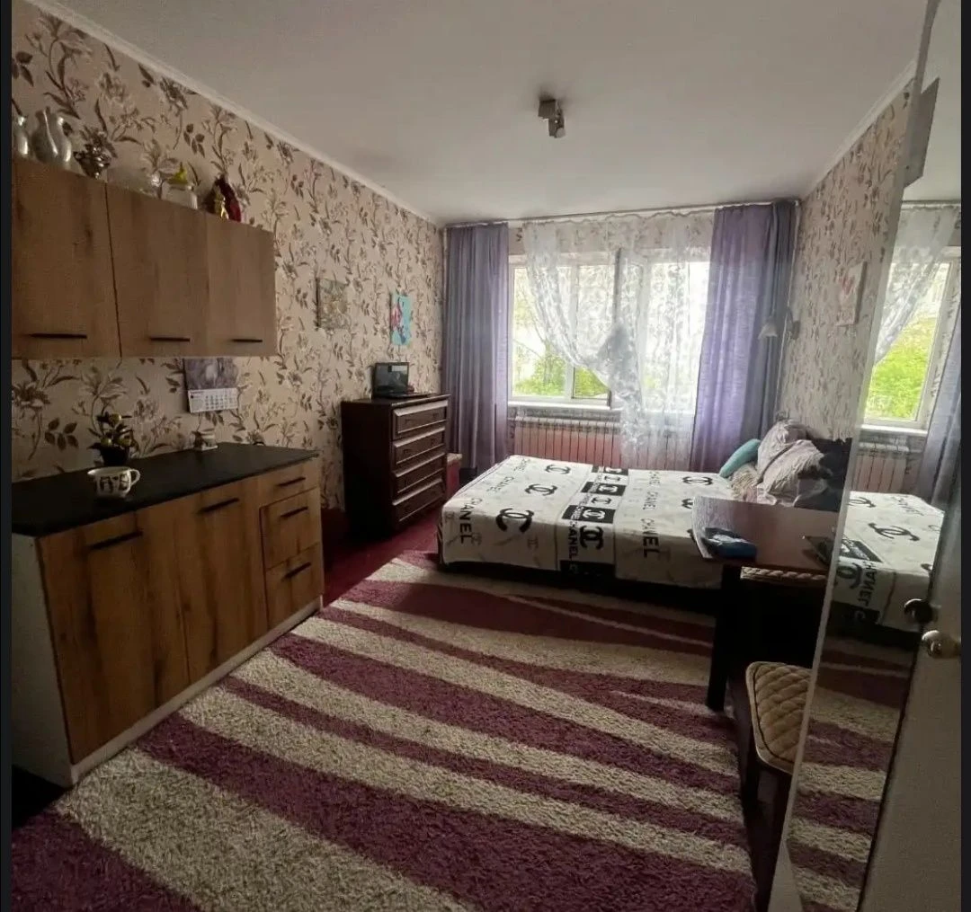 Продаётся 1 к. квартира в малосемейке