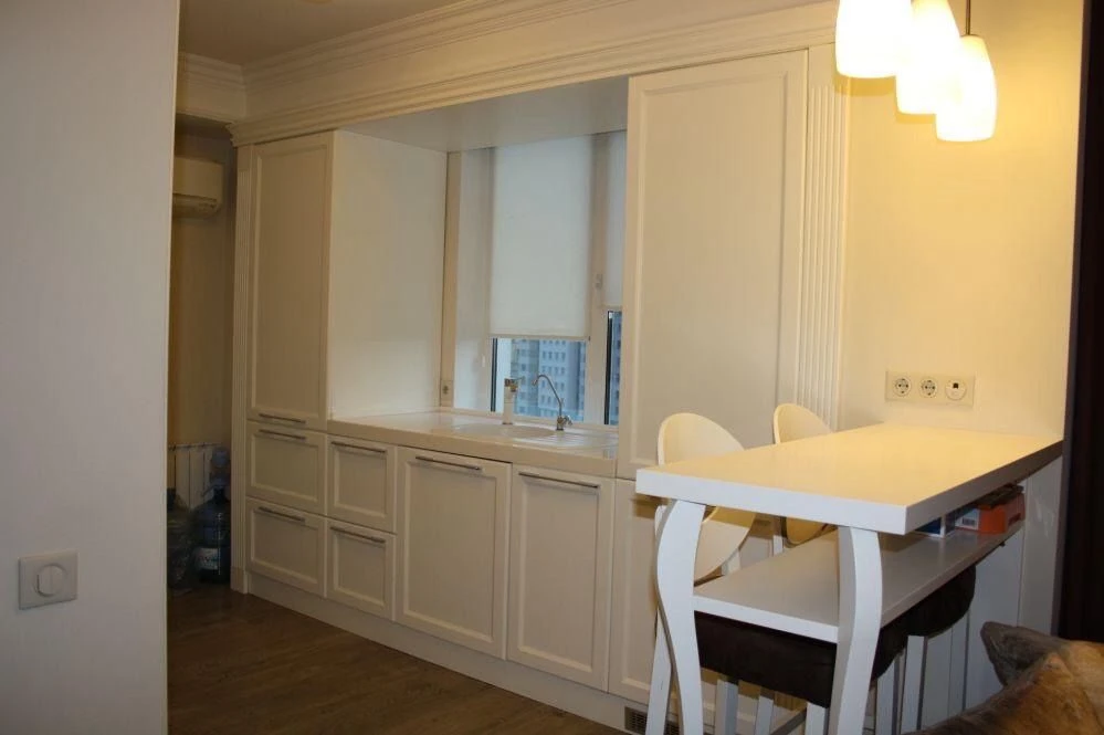 Продам 3к квартиру низ пр. Александра Поля