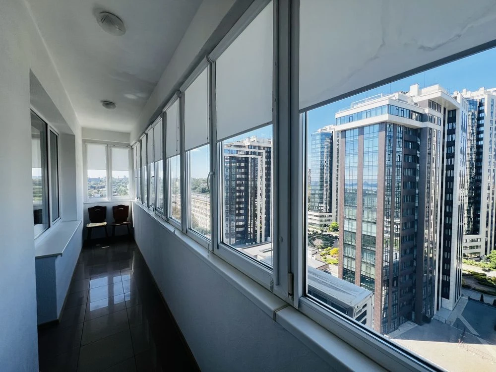 Продам 4 комнатную квартиру Центр Жк Славный