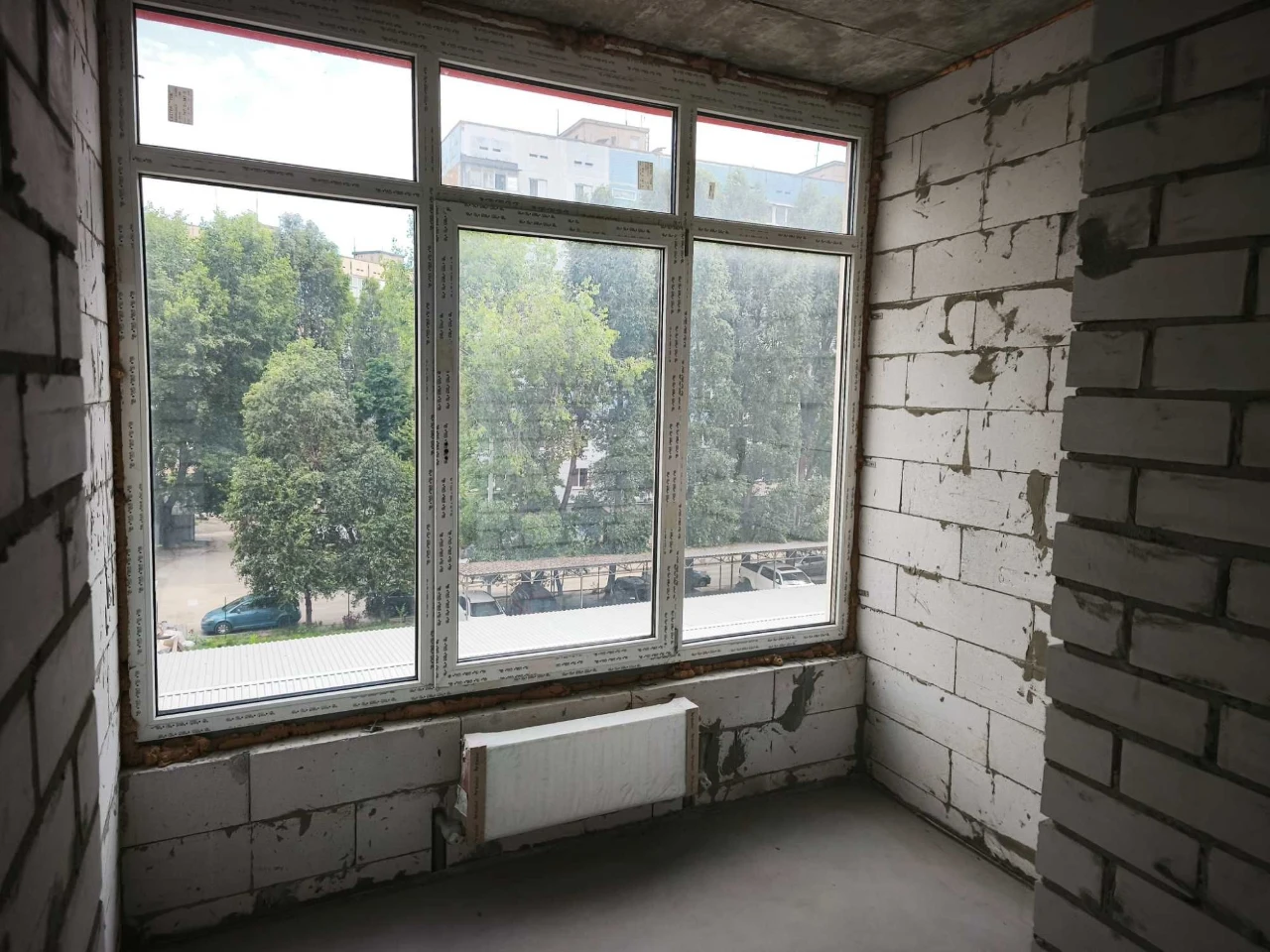 Продам 3-х комнатную квартиру в новострое Алые Паруса