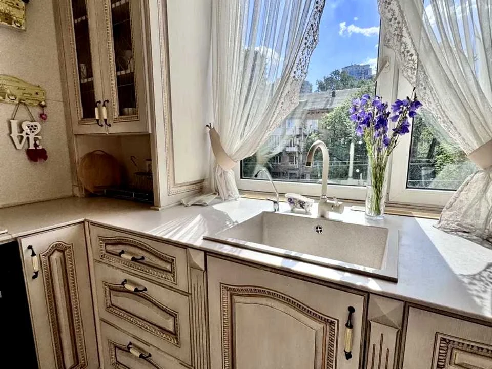 Квартира. Київ, Михайла Бойчука вул.