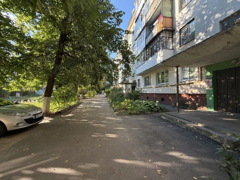 Житомир Центр продам квартиру