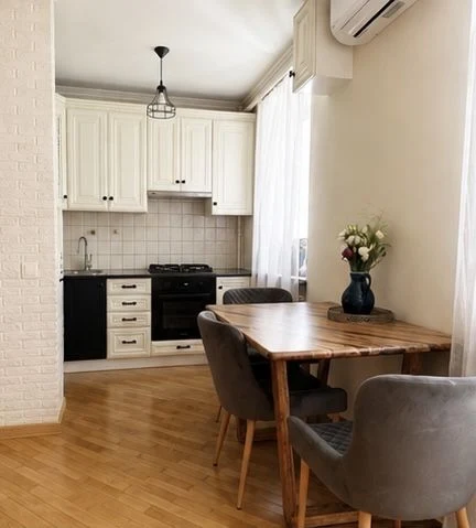 Продаж ексклюзивної 2к квартири в самому центрі міста.