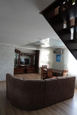 Продаж дворівневої квартири