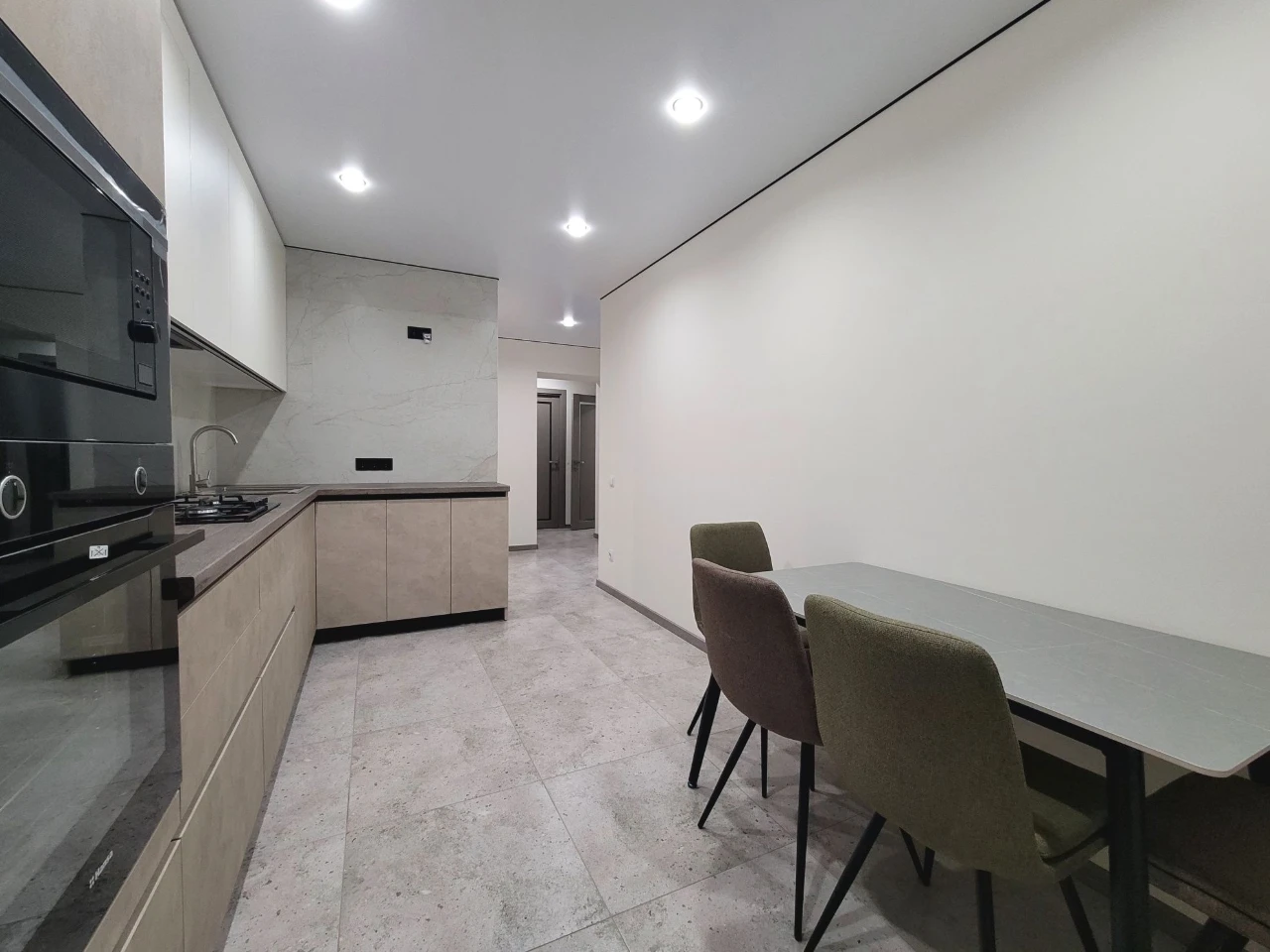 Продаж 2-кімнатної квартири 67 м2 із паркомісцем 5 хв від ЗУ