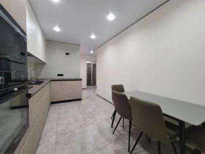 Продаж 2-кімнатної квартири 67 м2 із паркомісцем 5 хв від ЗУ