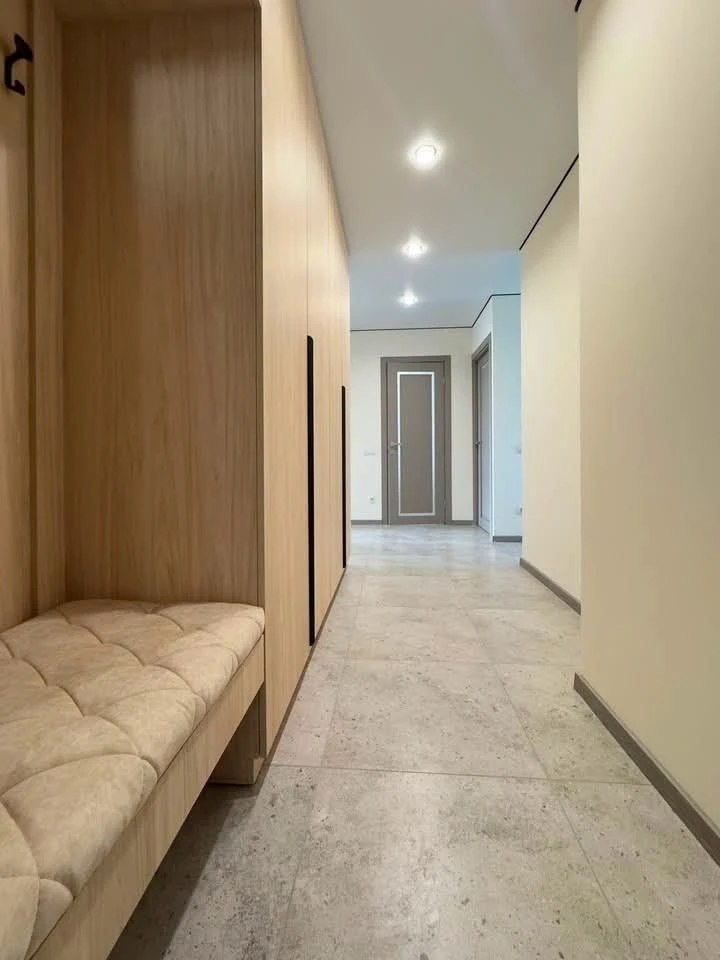 Продаж 2-кімнатної квартири 67 м2 із паркомісцем 5 хв від ЗУ