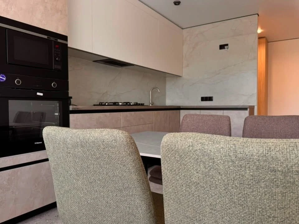Продаж 2-кімнатної квартири 67 м2 із паркомісцем 5 хв від ЗУ