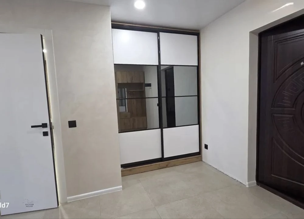 Продаж 2 кімнатноі квартири з ремонтом та меблями.
